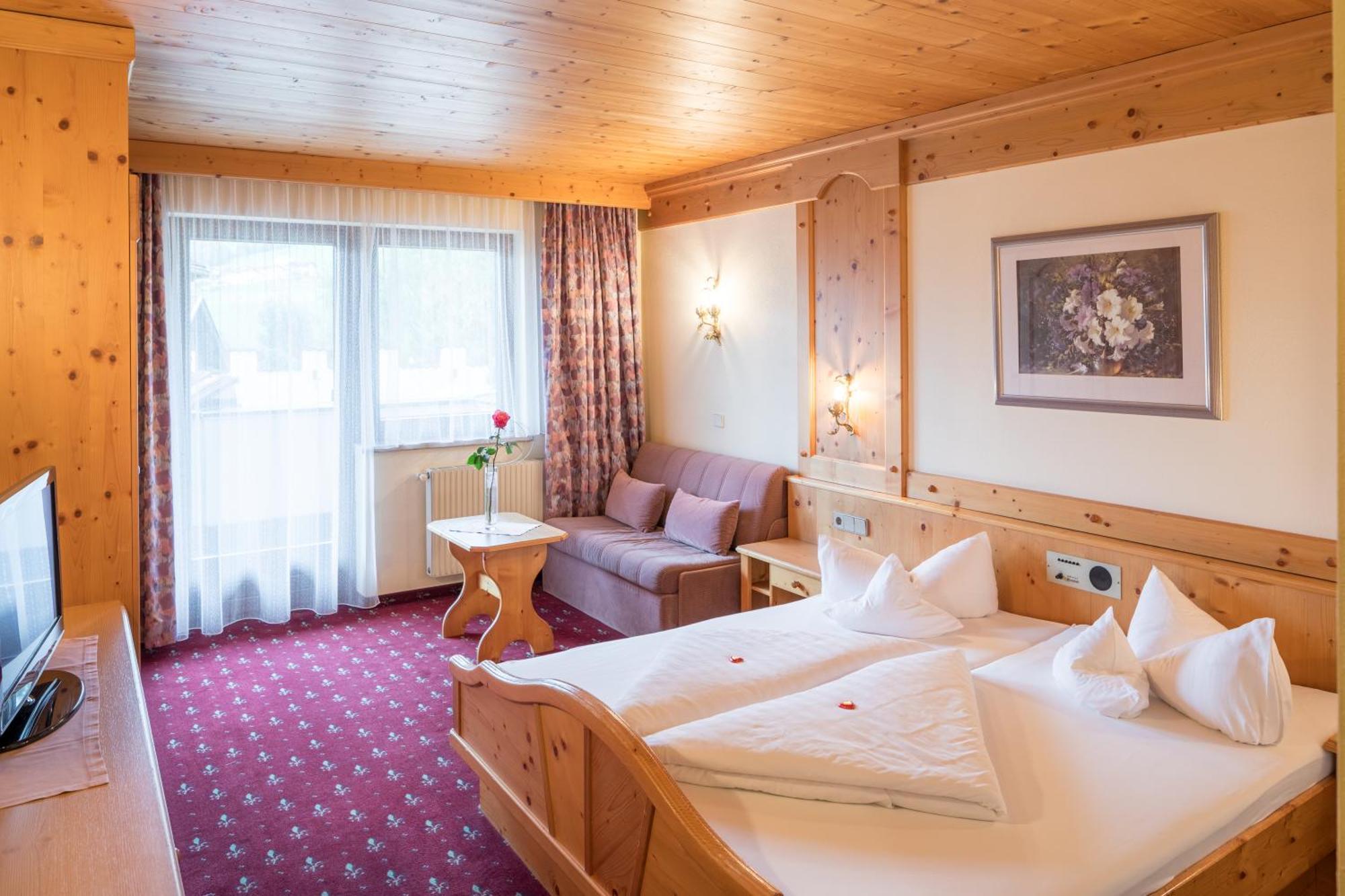 Hotel Burgstall Neustift im Stubaital Room photo