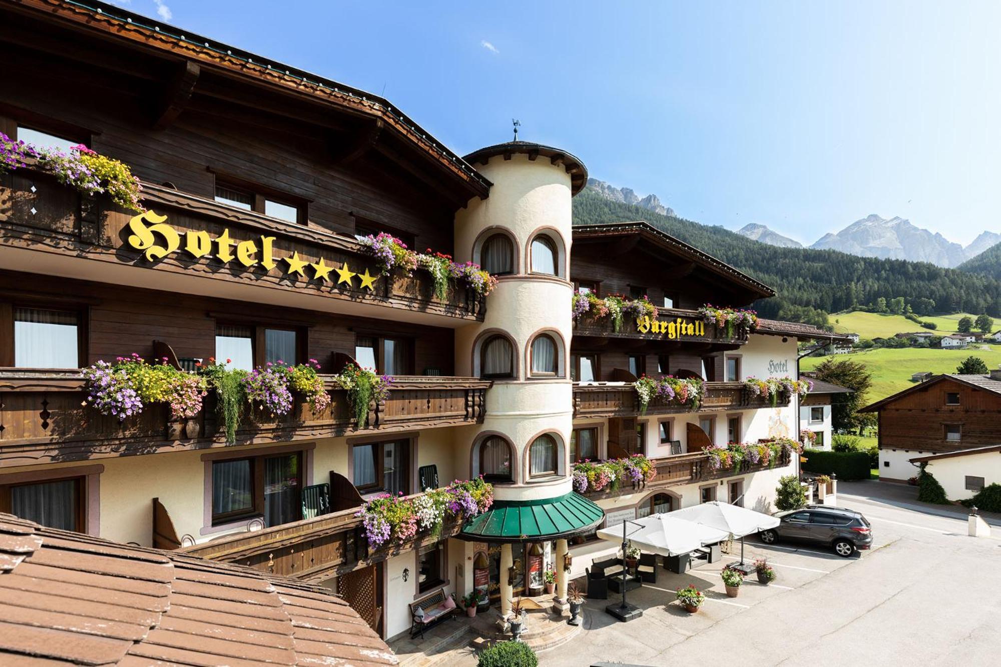 Hotel Burgstall Neustift im Stubaital Exterior photo