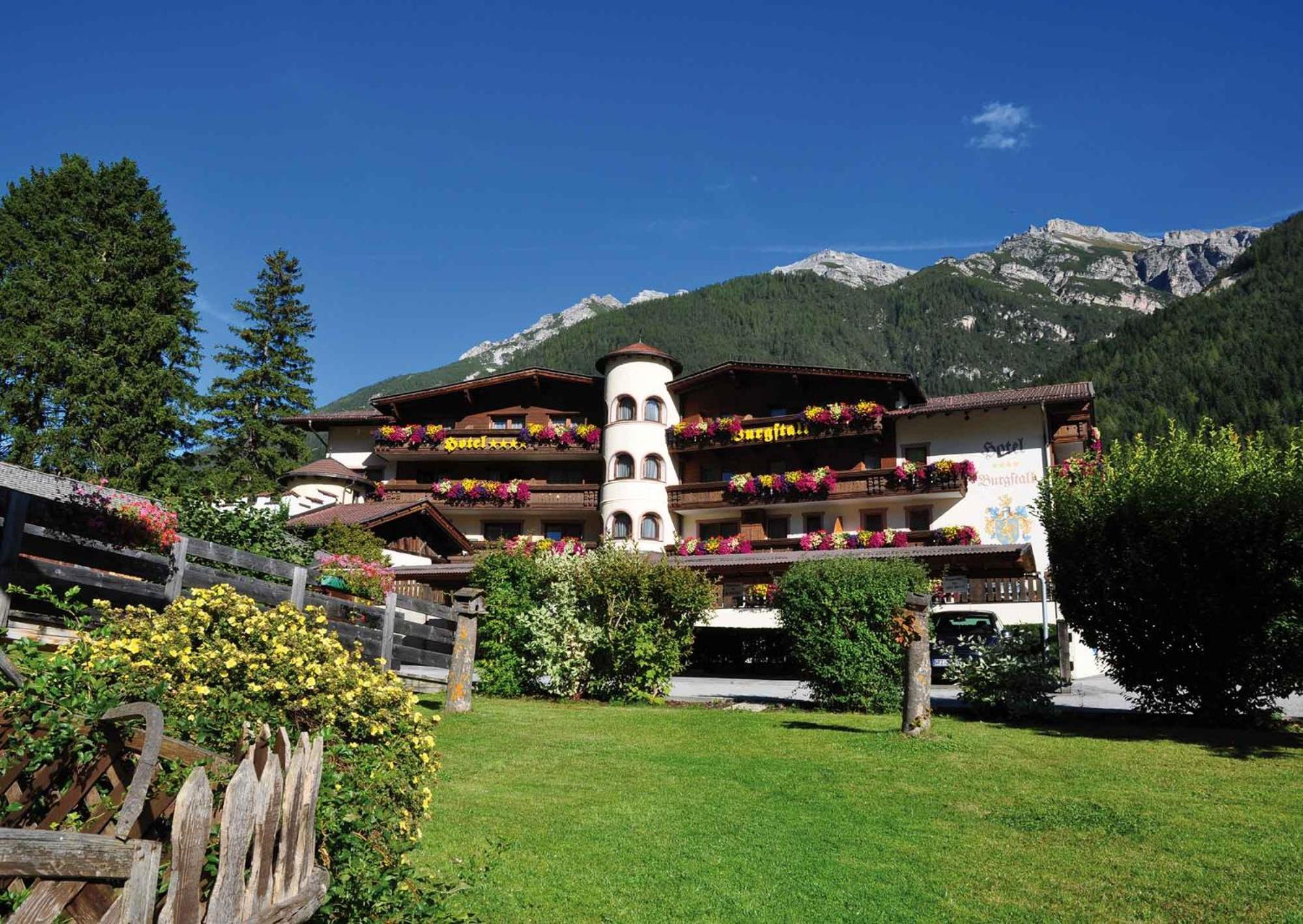 Hotel Burgstall Neustift im Stubaital Exterior photo